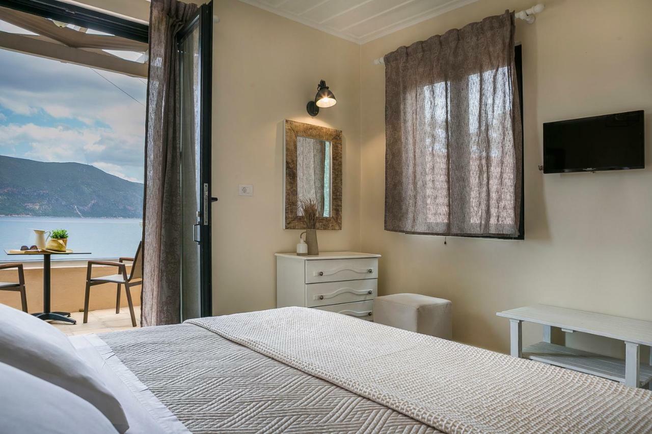 Martini Waterfront Suites Fiskardo Luaran gambar